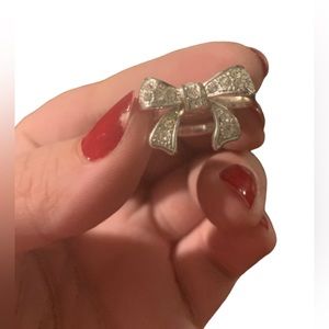 Silver sparkle adjustable bow tie ring